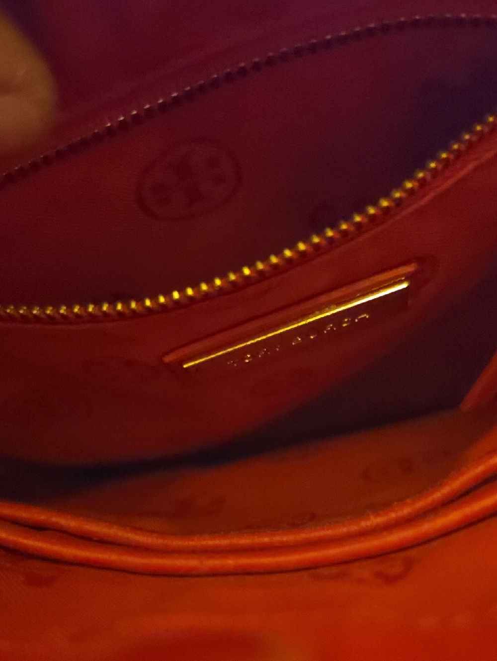 Tory Burch Black Leather Zip Wallet with Gold Hardware - Picture 8 of 10